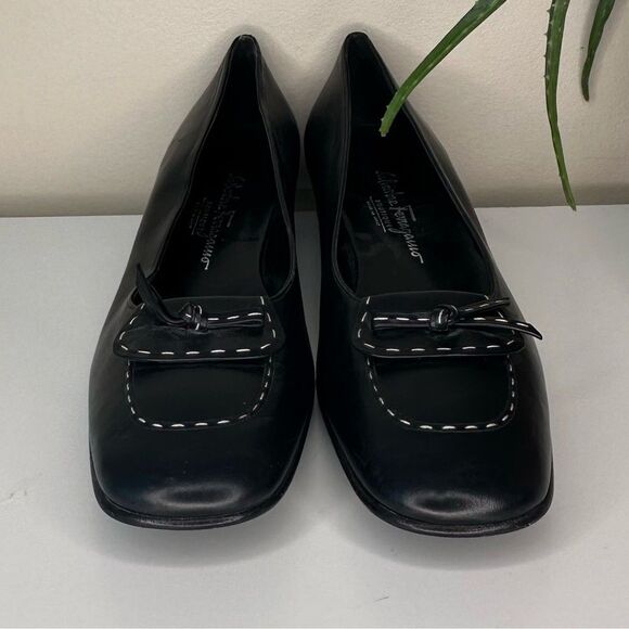 VTG 90 Salvatore Ferragamo Boutique Black Leather Loafers Bow Stitch 10.5A Italy - Picture 3 of 13